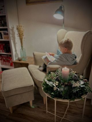 Stíham to! 🫣 Atmoška u nás už začína byť vianočná… 🎄 #vianocnedekoracie #vianocnyveniec #vianocnatmosfera #advent...