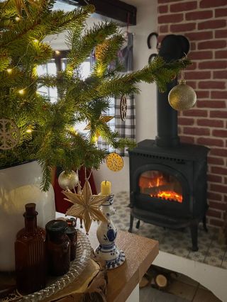 Posledný deň roka sme strávili tam, kde sa svet zdá byť tichší, pomalší a pokojneší… Na našej chalupe na kopci. V našom...