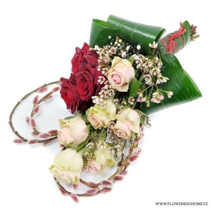 Jarní kytice s kočičkami