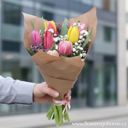Kytička tulipánů k MDŽ
