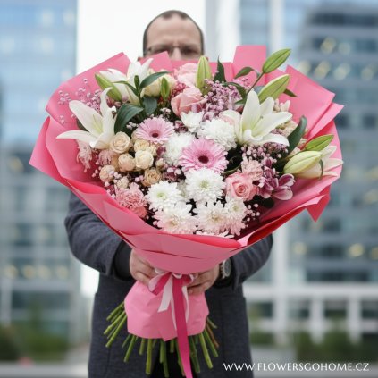 Růžová kytice kytice k narozeninám