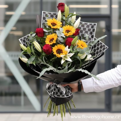 Kytice slunečnic ve stylovém balení