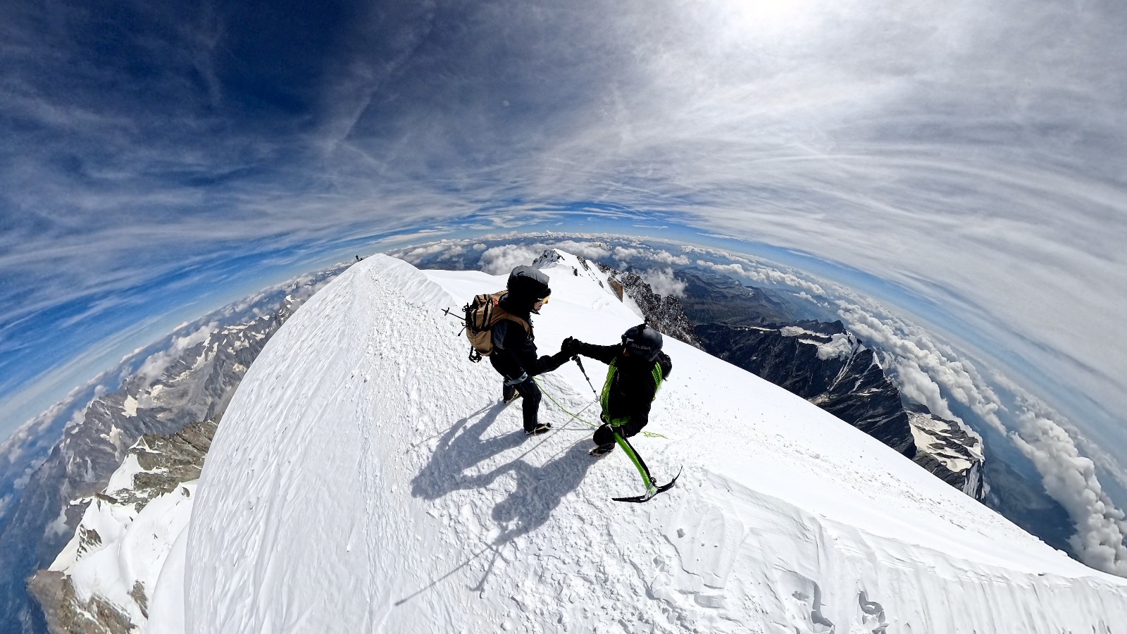 Mont Blanc – pohled z výstupu v rámci #FLYINGPLACES