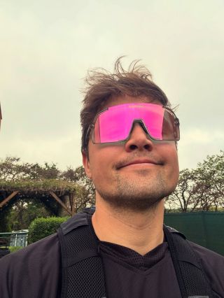 Nový PINK fotochromy nás fakt baví 🦩🦩 Najdeš je v sekci náhradních skel a můžeš s nima jednoduše potunit svoje brejle. K...