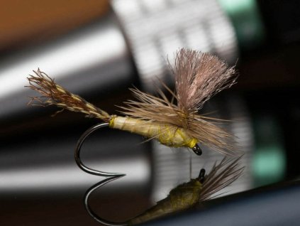 biot body sulphur parachute dry fly fse205