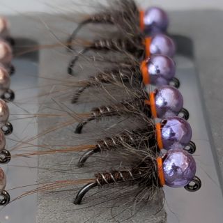 These ptns never fail 👍 I stick to 6 flies per size/pattern, how many do you usually tie? Both flies are tied on Kype...