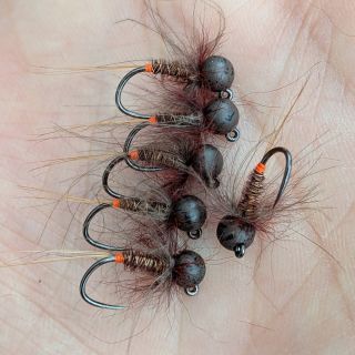 FSE451, matt brown natural look with a tiny hot spot! Browns love it 🔥 Tied on K300BL, standard shank jig barbless, ideal...