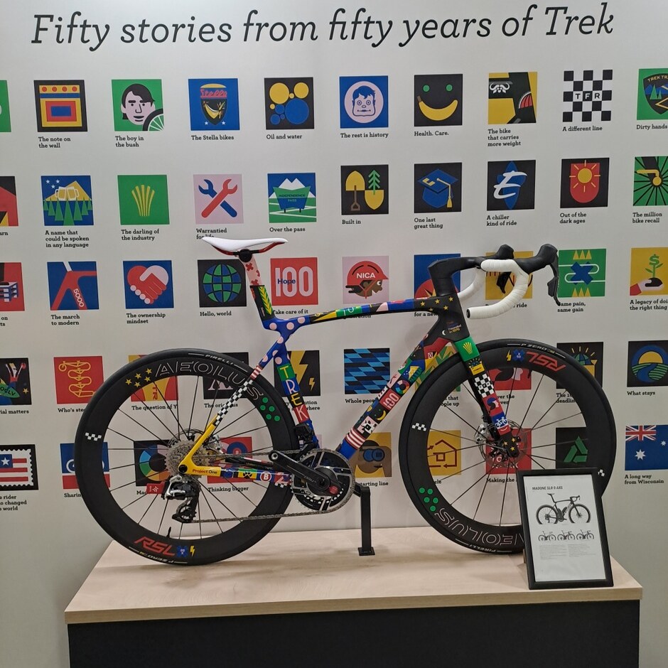 Výroční silniční kolo TREK Madone SLR k 50. výročí značky