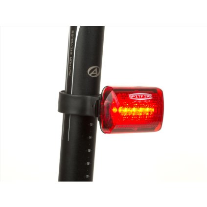 FLS07300457 author svetlo chrbta a spitfire r cierna cervene sklo