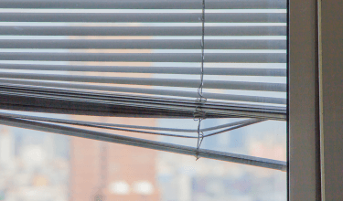 Jak lehce sundat staré rolety či žaluzie