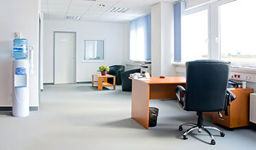 Jak vybrat vhodné stínění do kanceláře?