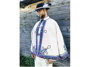 Folklórny kabát (halena) v modrom zdobení