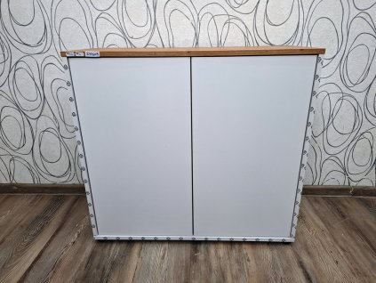 27430A) komoda s dvířky nábytek Escula (90)