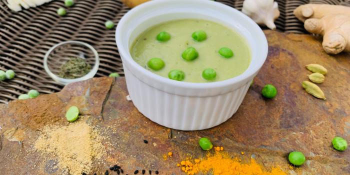 Hrášková polévka s kurkumou a černuchou na zimní nemoce