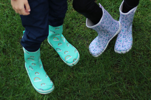 Kids' barefoot rain boots