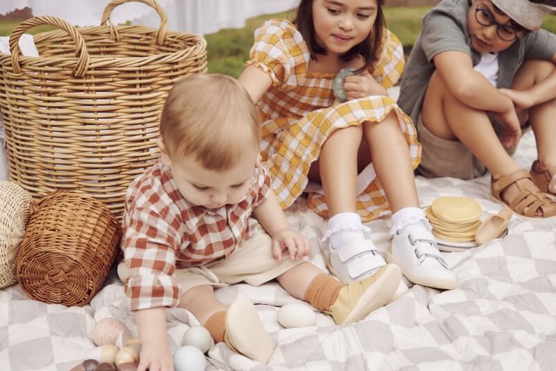 Kids, soft soles, barefoot shoes