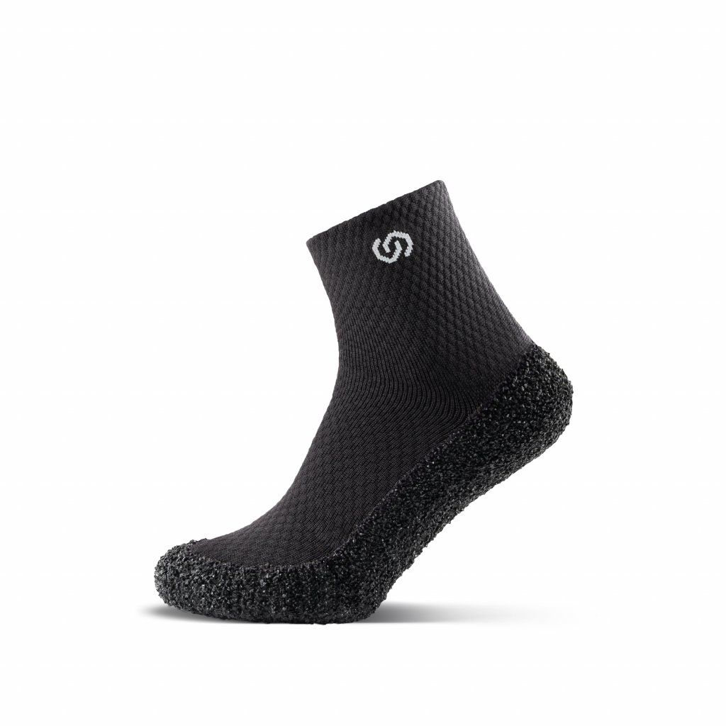 Skinners Adults Black 2.0 socks. Hexagon