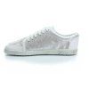 silberweiße turnschuhe
