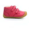 Mädchen rote Barfußschuhe