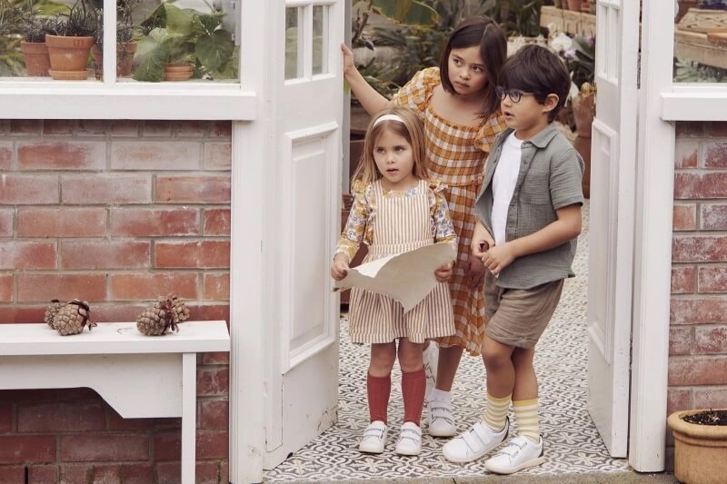 biale-sneakersy-dzieciece