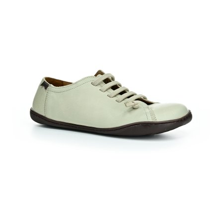 szare buty na boso
