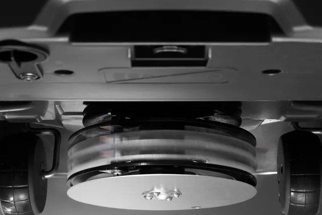 Elektricky ovládané nastavení výšky sečení