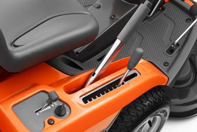 Automatické zapínání žacích nožů