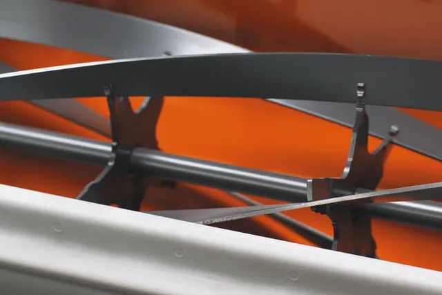 Extra zakalené vřeteno a spodní nůž