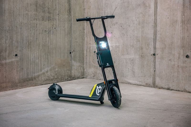 Elektrická koloběžka Husqvarna Skutta