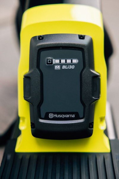 Elektrická koloběžka Husqvarna Skutta