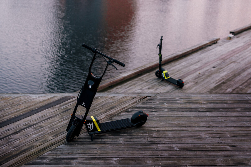 Elektrická koloběžka Husqvarna Skutta