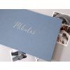 Světle modré fotoalbum potažené plátnem se jménem na přání stříbrný potisk