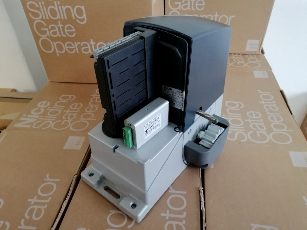 GSM modul na pohone NICE Robus 400