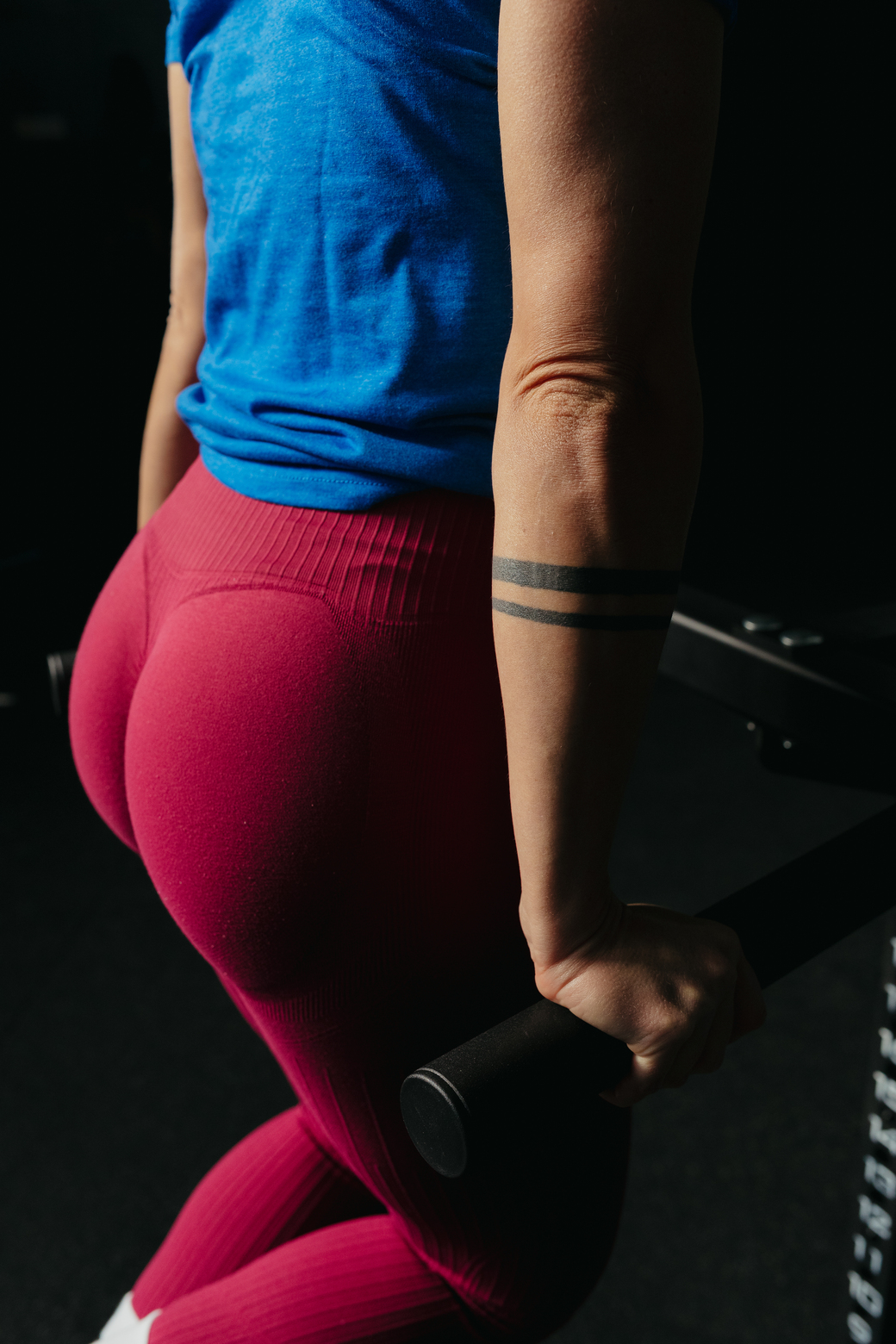 Správna technika vykonávania dipov na bradlách