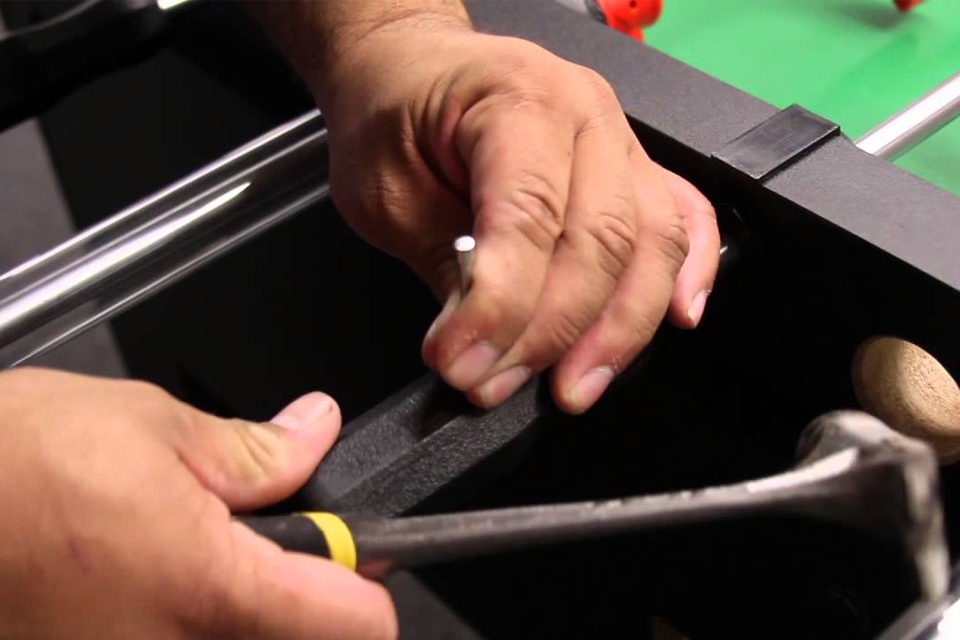 Jak vyměnit rukojeti u stolního fotbálku