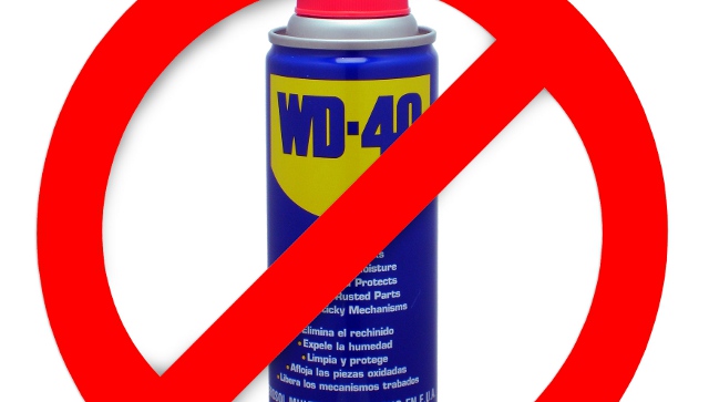 Nepoužívejte sprej WD40