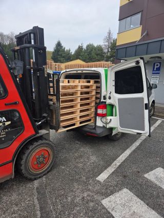 📦💪 Když chcete, aby stolní fotbal dorazil v naprostém pořádku, musíte to vzít od podlahy – doslova! U nás to začíná novými...