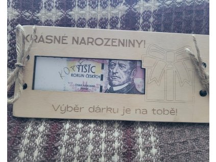 Dřevěná obálka k narozeninám