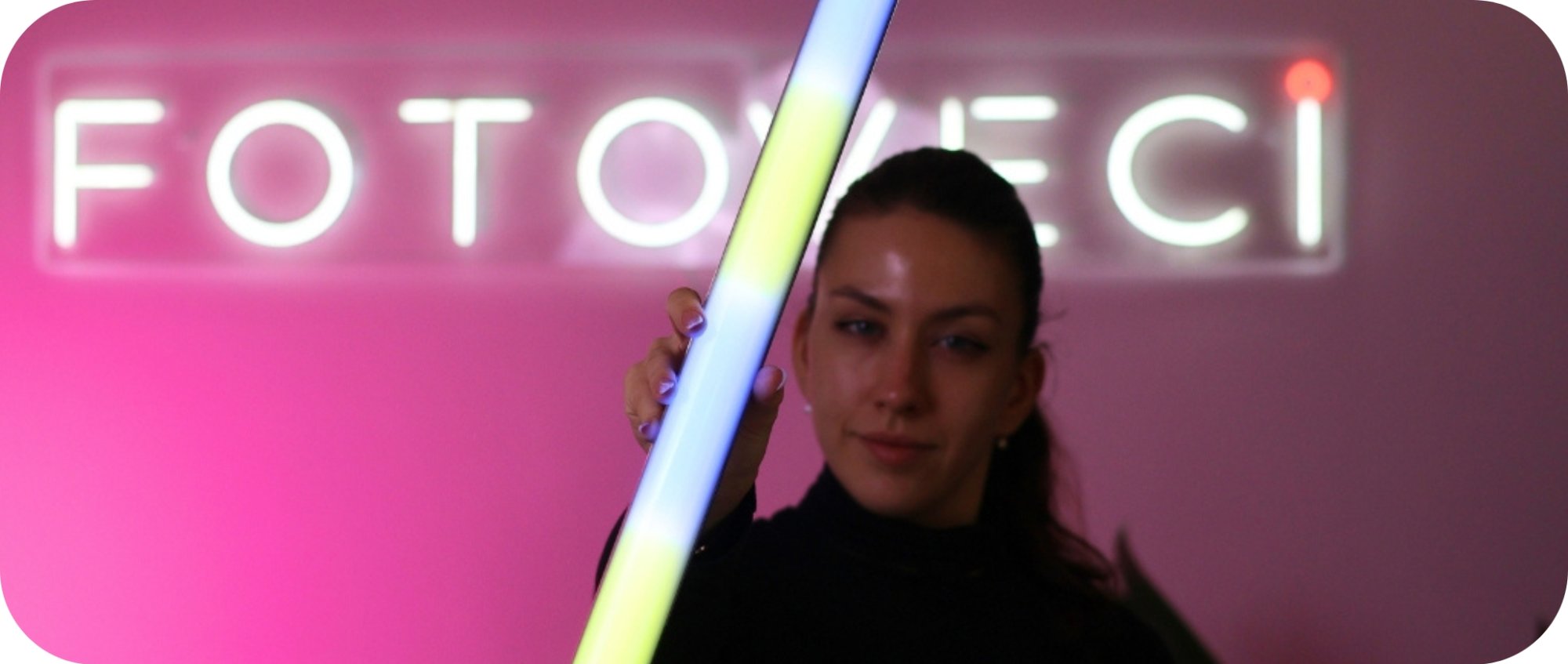 Nalaďte si scénu farbami, ktoré podčiarknu váš štýl. Tu si jednoducho vyberiete to správne RGB svetlo.