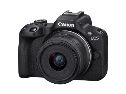 Digitálny Fotoaparát Bezzrkadlovka s Displejom Canon EOS R50+ RF-S 18-45mm f/4.5-6.3 IS STM s Vstavaným Bleskom a Funkciu Detekcia Tvári