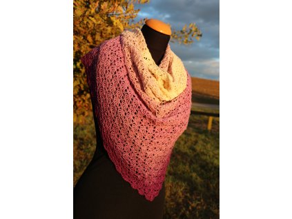 Háčkovaný šátek