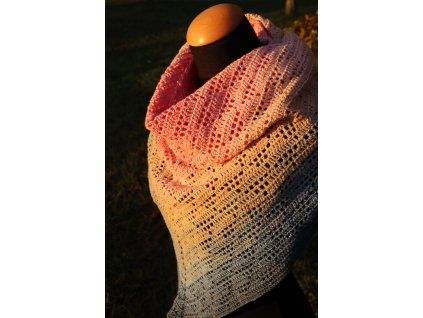 Háčkovaný šátek