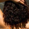 zoom cheveux bouclés upr