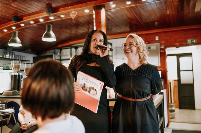 Malá rychlá vzpomínka na báječnou akci Dárek pro tebe. Prostě to miluji. Pobavit se, ukázat co je u nás nového, vidět...