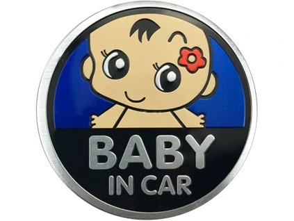 3d-chromova-samolepka-baby-in-car