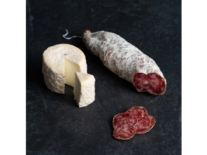saucisson sec au fromage de chevre 066874c4 b23c 4042 84e3 4aee2d487e17