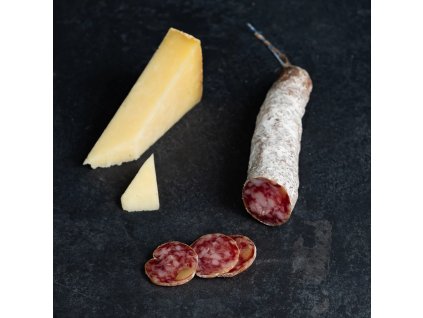 mini saucisson au cantal 2c3fd13e 6412 4820 8d8d a311ed8eb40d