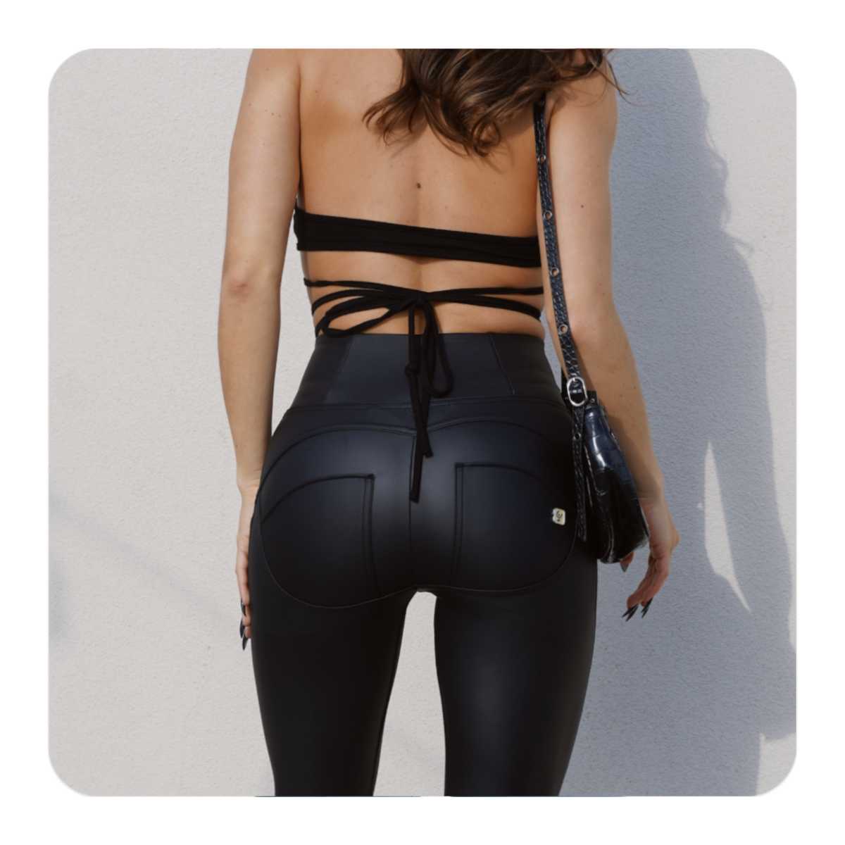 pantaloni de piele