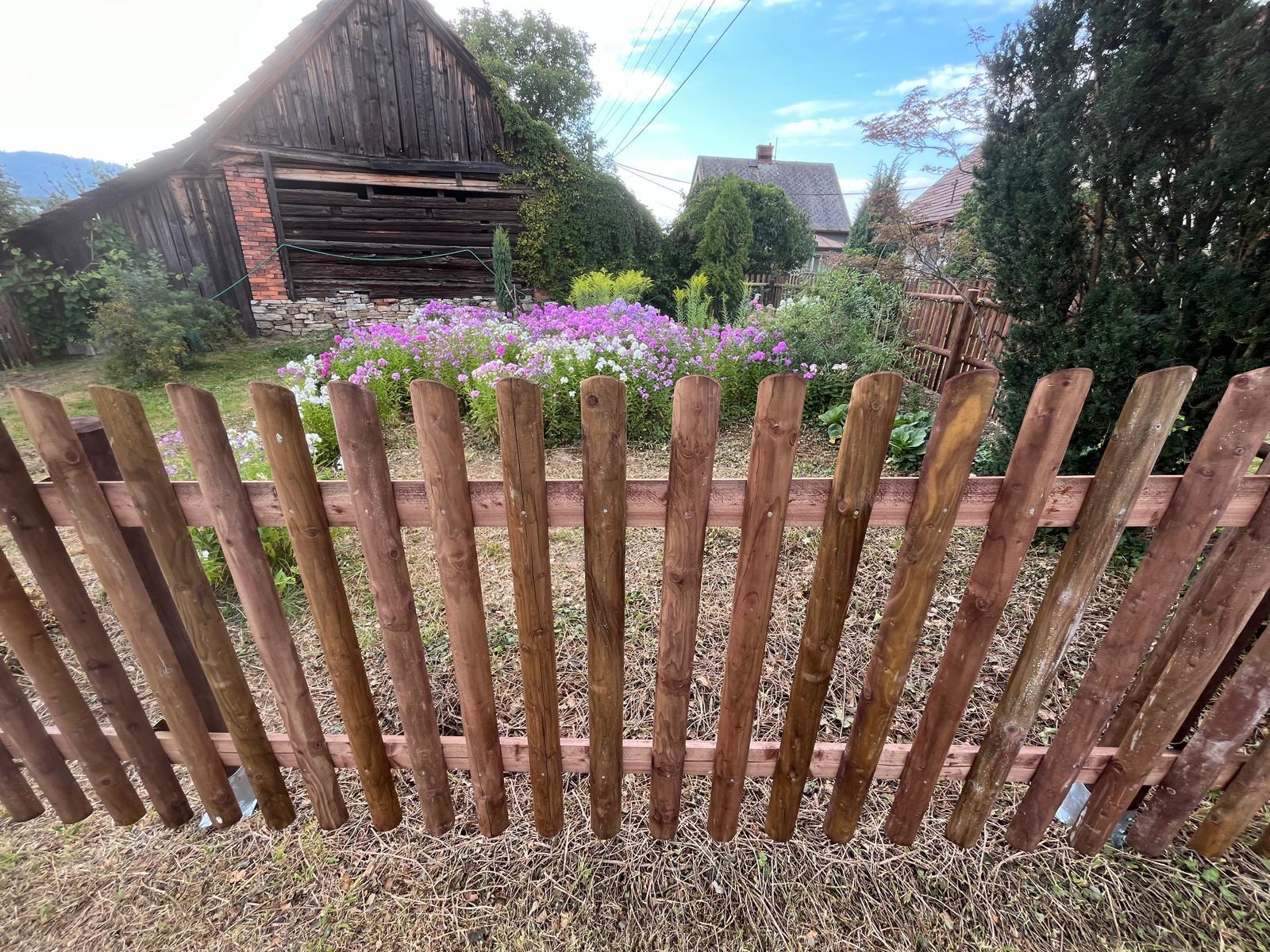 Půlkuláčový plot výšky 120 cm