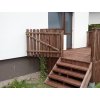 balkón s vrátky a schody deskové plotovky